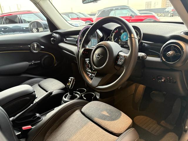 ＭＩＮＩ クーパーＤプレミアムプラスパッケージクラシックトリム　アップルカープレイ・純正バックカメラ・純正シートヒーター・ワイヤレスチャージング・ＥＴＣ・キーレス・コンフォートアクセス・Ｂｌｕｅｔｏｏｔｈ・プレミアムプラスパッケージ・認定中古車（46枚目）