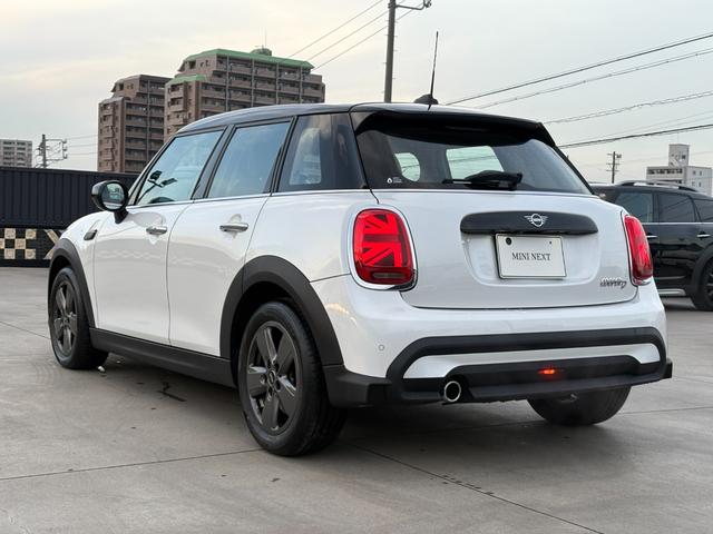 ＭＩＮＩ クーパーＤプレミアムプラスパッケージクラシックトリム　アップルカープレイ・純正バックカメラ・純正シートヒーター・ワイヤレスチャージング・ＥＴＣ・キーレス・コンフォートアクセス・Ｂｌｕｅｔｏｏｔｈ・プレミアムプラスパッケージ・認定中古車（59枚目）