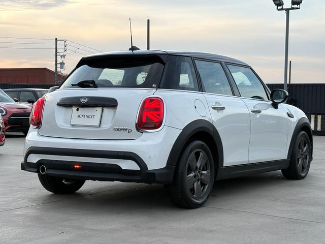 ＭＩＮＩ クーパーＤプレミアムプラスパッケージクラシックトリム　アップルカープレイ・純正バックカメラ・純正シートヒーター・ワイヤレスチャージング・ＥＴＣ・キーレス・コンフォートアクセス・Ｂｌｕｅｔｏｏｔｈ・プレミアムプラスパッケージ・認定中古車（61枚目）