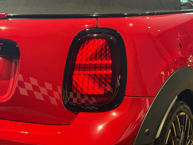 ＭＩＮＩ クーパーＳ　コンバーチブル　フェイバリット・トリム　純正ナビ・アップルカープレイ・アンドロイドオート・シートヒーター・ステアリングヒーター・キーレス・Ｂｌｕｅｔｏｏｔｈ・アダプティブクルーズコントロール・認定中古車（30枚目）