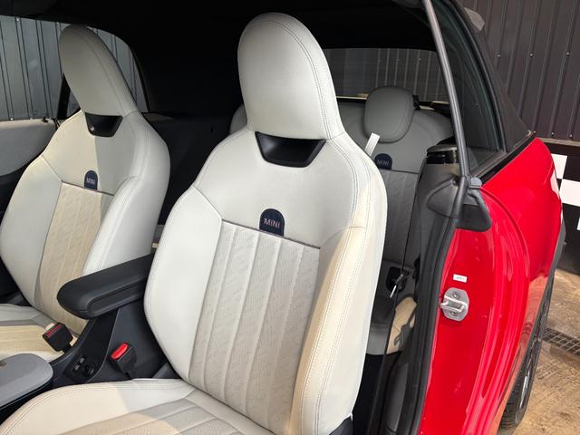 ＭＩＮＩ クーパーＳ　コンバーチブル　フェイバリット・トリム　純正ナビ・アップルカープレイ・アンドロイドオート・シートヒーター・ステアリングヒーター・キーレス・Ｂｌｕｅｔｏｏｔｈ・アダプティブクルーズコントロール・認定中古車（38枚目）