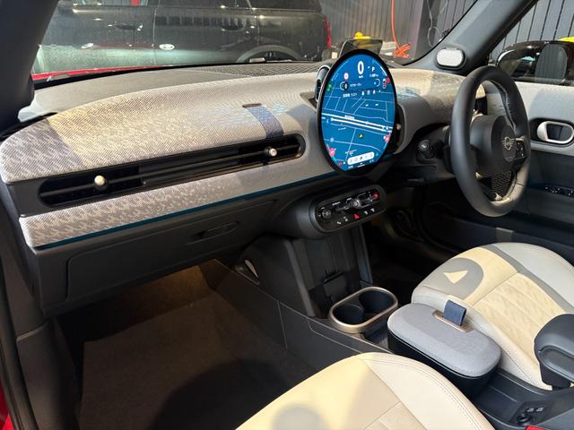 ＭＩＮＩ クーパーＳ　コンバーチブル　フェイバリット・トリム　純正ナビ・アップルカープレイ・アンドロイドオート・シートヒーター・ステアリングヒーター・キーレス・Ｂｌｕｅｔｏｏｔｈ・アダプティブクルーズコントロール・認定中古車（41枚目）