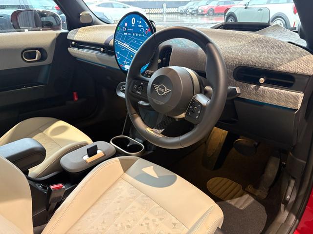 ＭＩＮＩ クーパーＳ　コンバーチブル　フェイバリット・トリム　純正ナビ・アップルカープレイ・アンドロイドオート・シートヒーター・ステアリングヒーター・キーレス・Ｂｌｕｅｔｏｏｔｈ・アダプティブクルーズコントロール・認定中古車（42枚目）