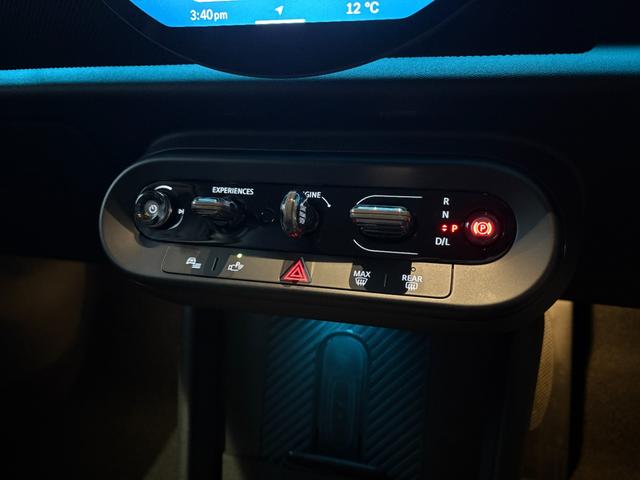 �G���W���X�^�[�g�{�^���A�V�t�g���o�[�͂�����ɏW�񂳂�Ă���܂�