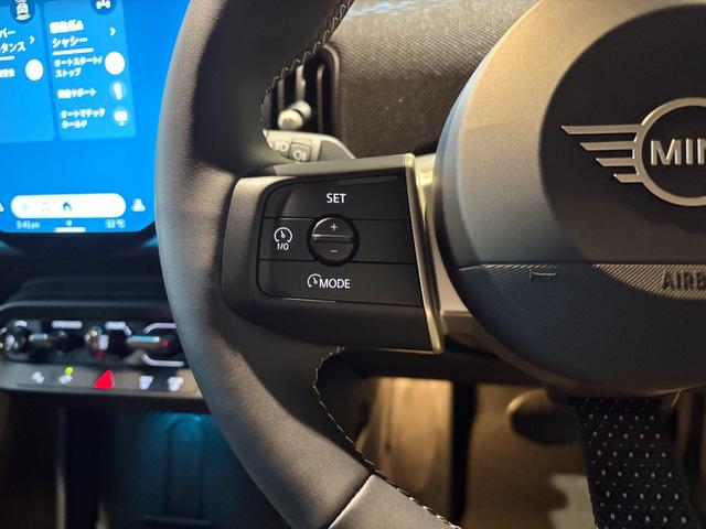 �A�_�v�e�B�u�N���[�Y�R���g���[���ł�