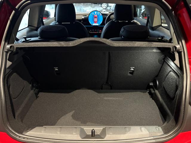 �g�����N�X�y�[�X�ł��B