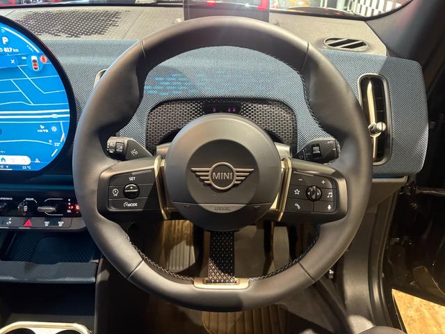 ＭＩＮＩ カントリーマンＳオール４　フェイバリット・トリム　純正ナビ・アップルカープレイ・アンドロイドオート・シートヒーター・ステアリングヒーター・キーレス・Ｂｌｕｅｔｏｏｔｈ・アダプティブクルーズコントロール・認定中古車（16枚目）