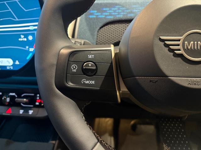 ＭＩＮＩ カントリーマンＳオール４　フェイバリット・トリム　純正ナビ・アップルカープレイ・アンドロイドオート・シートヒーター・ステアリングヒーター・キーレス・Ｂｌｕｅｔｏｏｔｈ・アダプティブクルーズコントロール・認定中古車（17枚目）