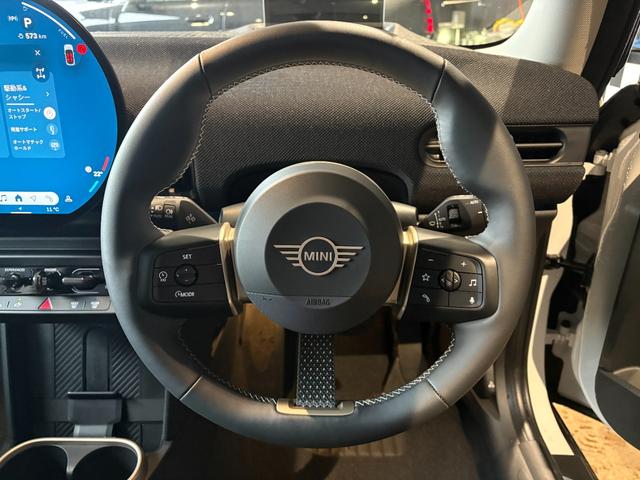 ＭＩＮＩ クーパーＣ　クラシック・トリム　純正ナビ・アップルカープレイ・アンドロイドオート・シートヒーター・ステアリングヒーター・キーレス・Ｂｌｕｅｔｏｏｔｈ・アダプティブクルーズコントロール・認定中古車（16枚目）