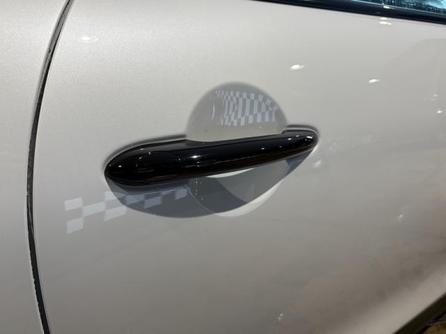 ＭＩＮＩ クーパーＣ　クラシック・トリム　純正ナビ・アップルカープレイ・アンドロイドオート・シートヒーター・ステアリングヒーター・キーレス・Ｂｌｕｅｔｏｏｔｈ・アダプティブクルーズコントロール・認定中古車（23枚目）