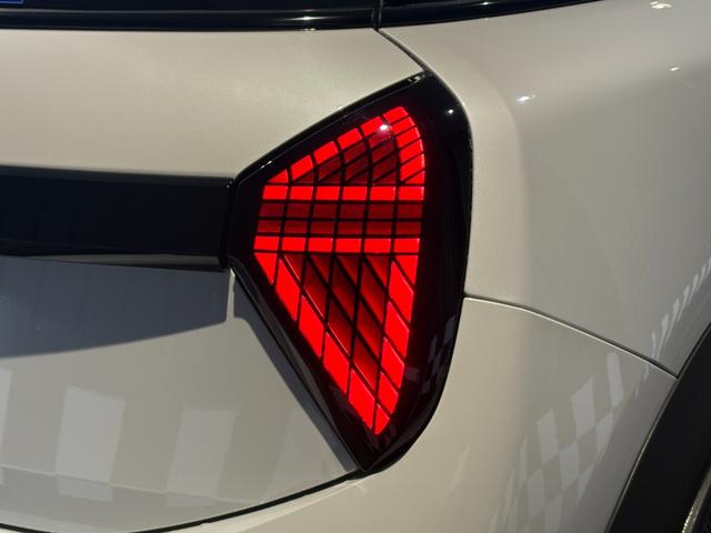 ＭＩＮＩ クーパーＣ　クラシック・トリム　純正ナビ・アップルカープレイ・アンドロイドオート・シートヒーター・ステアリングヒーター・キーレス・Ｂｌｕｅｔｏｏｔｈ・アダプティブクルーズコントロール・認定中古車（29枚目）