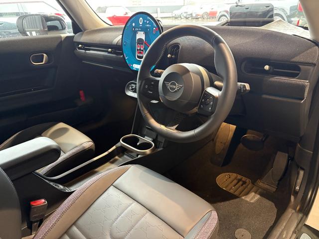 ＭＩＮＩ クーパーＣ　クラシック・トリム　純正ナビ・アップルカープレイ・アンドロイドオート・シートヒーター・ステアリングヒーター・キーレス・Ｂｌｕｅｔｏｏｔｈ・アダプティブクルーズコントロール・認定中古車（40枚目）