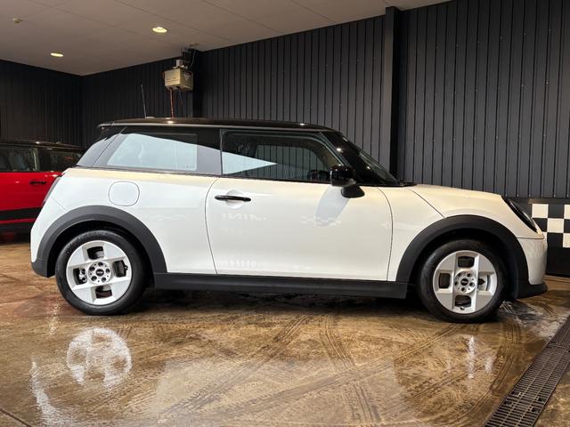 ＭＩＮＩ クーパーＣ　クラシック・トリム　純正ナビ・アップルカープレイ・アンドロイドオート・シートヒーター・ステアリングヒーター・キーレス・Ｂｌｕｅｔｏｏｔｈ・アダプティブクルーズコントロール・認定中古車（55枚目）