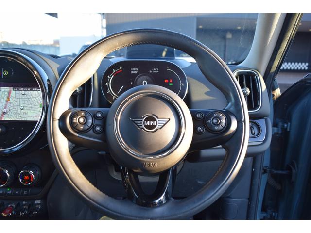 �n���h���F�����ɂ͂l�h�m�h�̃G���u�������t���Ă��܂��B