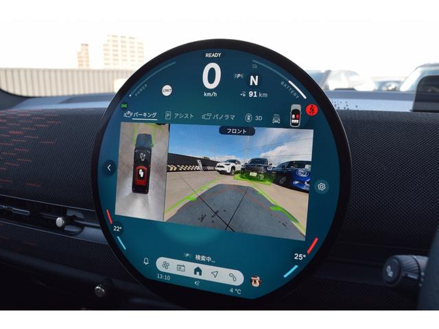 �o�b�N�J�����A�p�m���}�r���[�ȂǕ��L���J�����@�\���������܂��B