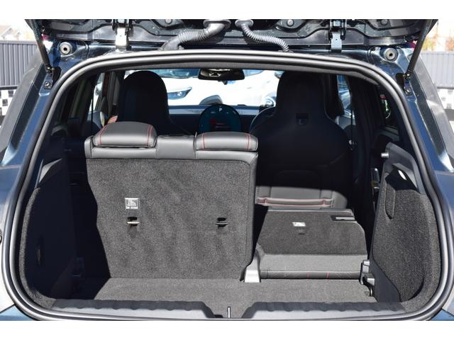 �g�����N�X�y�[�X�ł��B