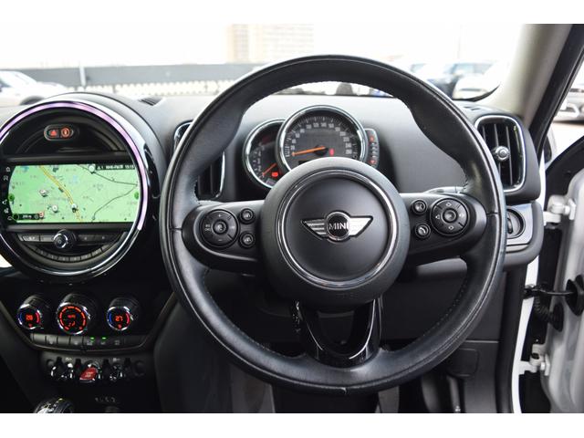 �n���h���F�����ɂ͂l�h�m�h�̃G���u�������t���Ă��܂��B