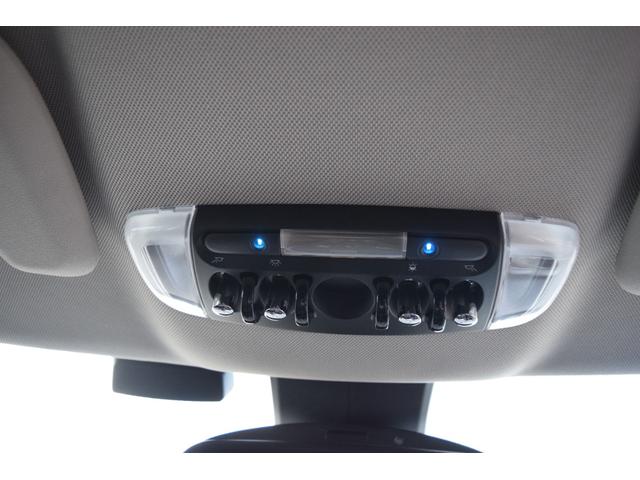 �����̃��C�g�̂n�m�C�n�e�e�𑀍�ł��܂��B