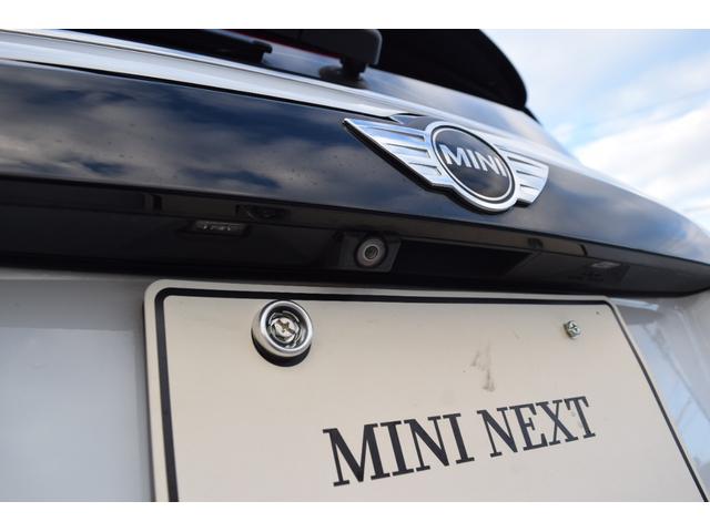 �����o�b�N�J���������ԗ��ł��B�o�b�N�J�����ɂĎԗ�����̉f�����f���o�����ԑ�����T�|�[�g���Ă���܂��B