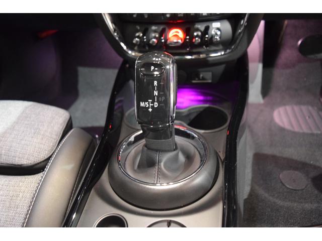 ＭＩＮＩ クーパーＤクラブマン　ファーストＰクラシック・トリム　純正ナビ・純正バックカメラ・アイドリングストップ・Ｂｌｕｅｔｏｏｔｈ・アダプティブクルーズ・ＥＴＣ・キーレス・コンフォートアクセス・認定中古車・ＬＥＤライト・オートライト（15枚目）