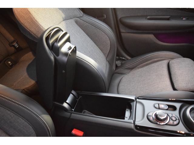 ＭＩＮＩ クーパーＤクラブマン　ファーストＰクラシック・トリム　純正ナビ・純正バックカメラ・アイドリングストップ・Ｂｌｕｅｔｏｏｔｈ・アダプティブクルーズ・ＥＴＣ・キーレス・コンフォートアクセス・認定中古車・ＬＥＤライト・オートライト（19枚目）