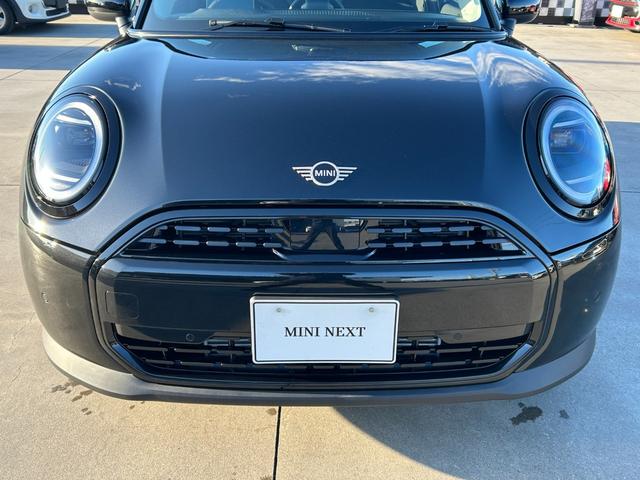 ＭＩＮＩ クーパーＣ　クラシック・トリム　純正ナビ・純正バックカメラ・純正シートヒーター・アップルカープレイ・アンドロイドオート・アダプティブクルーズコントロール・Ｂｌｕｅｔｏｏｔｈ・キーレス・ステアリングヒーター・ＥＴＣ・認定中古車（28枚目）