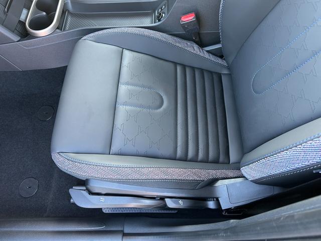 ＭＩＮＩ クーパーＣ　クラシック・トリム　純正ナビ・純正バックカメラ・純正シートヒーター・アップルカープレイ・アンドロイドオート・アダプティブクルーズコントロール・Ｂｌｕｅｔｏｏｔｈ・キーレス・ステアリングヒーター・ＥＴＣ・認定中古車（40枚目）