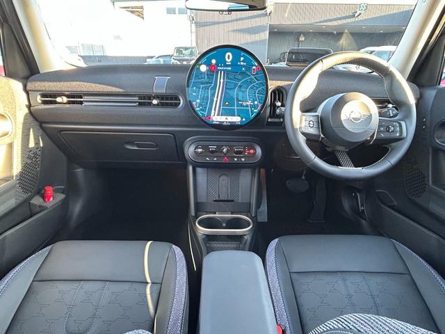 ＭＩＮＩ クーパーＣ　クラシック・トリム　純正ナビ・純正バックカメラ・純正シートヒーター・アップルカープレイ・アンドロイドオート・アダプティブクルーズコントロール・Ｂｌｕｅｔｏｏｔｈ・キーレス・ステアリングヒーター・ＥＴＣ・認定中古車（44枚目）