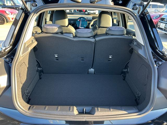 ＭＩＮＩ クーパーＣ　クラシック・トリム　純正ナビ・純正バックカメラ・純正シートヒーター・アップルカープレイ・アンドロイドオート・アダプティブクルーズコントロール・Ｂｌｕｅｔｏｏｔｈ・キーレス・ステアリングヒーター・ＥＴＣ・認定中古車（50枚目）