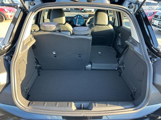 ＭＩＮＩ クーパーＣ　クラシック・トリム　純正ナビ・純正バックカメラ・純正シートヒーター・アップルカープレイ・アンドロイドオート・アダプティブクルーズコントロール・Ｂｌｕｅｔｏｏｔｈ・キーレス・ステアリングヒーター・ＥＴＣ・認定中古車（51枚目）