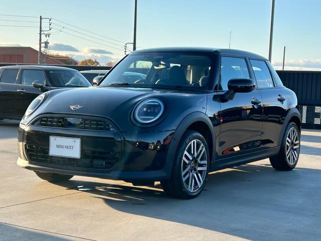 ＭＩＮＩ クーパーＣ　クラシック・トリム　純正ナビ・純正バックカメラ・純正シートヒーター・アップルカープレイ・アンドロイドオート・アダプティブクルーズコントロール・Ｂｌｕｅｔｏｏｔｈ・キーレス・ステアリングヒーター・ＥＴＣ・認定中古車（56枚目）