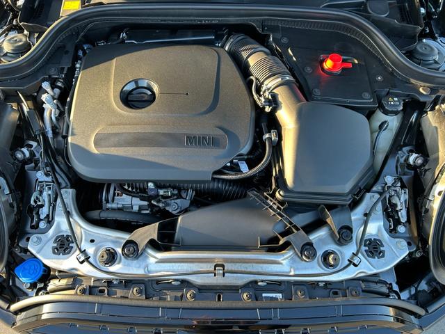 ＭＩＮＩ クーパーＣ　クラシック・トリム　純正ナビ・純正バックカメラ・純正シートヒーター・アップルカープレイ・アンドロイドオート・アダプティブクルーズコントロール・Ｂｌｕｅｔｏｏｔｈ・キーレス・ステアリングヒーター・ＥＴＣ・認定中古車（63枚目）