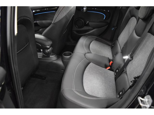 ＭＩＮＩ クーパー　プレミアムプラスパッケージクラシックトリム　認定中古車・バックカメラ・ユニオンジャックテールランプ・オートライト・Ｂｌｕｅｔｏｏｔｈ接続・アップルカープレイ搭載・シートヒータ・アダクティブクルーズコントロール（43枚目）