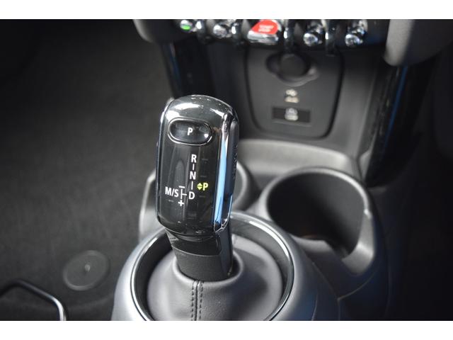 ＭＩＮＩ クーパーＳ　レゾリュート・エディション　レゾリュートエディション・アップルカープレイ・純正バックカメラ・シートヒーター・ワイヤレスチャージング・クルーズコントロール・純正レザーシート・Ｂｌｕｅｔｏｏｔｈ・認定中古車（12枚目）