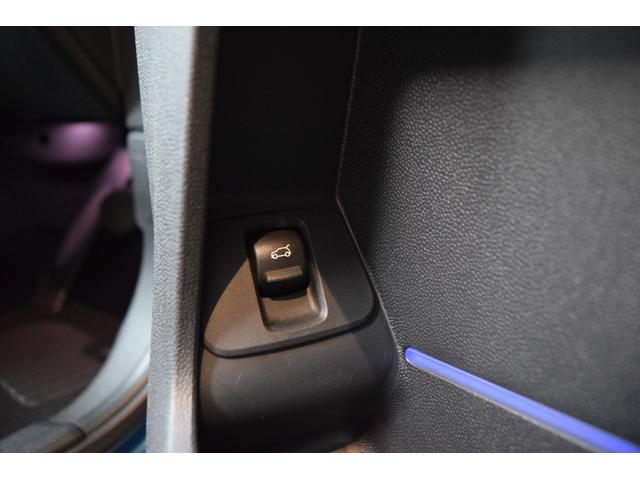 �J�̃{�^�����������܂��B