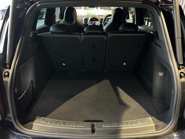 �g�����N�X�y�[�X�ł��B