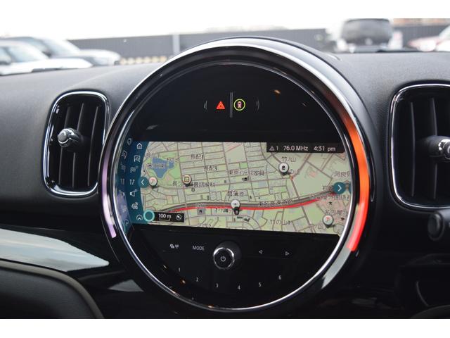 MINI クーパーD クロスオーバーオール4 クラシックトリム 純正ナビ・バックカメラ・ユニオンジャックテールランプ・オートライト・アダクティブクルーズ・オートライト装備・ETC付き・フォグランプ・オットマン・認定中古車(8枚目)