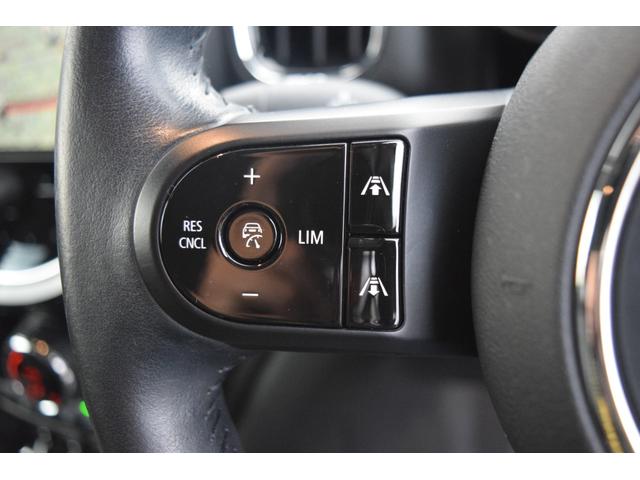 MINI クーパーD クロスオーバーオール4 クラシックトリム 純正ナビ・バックカメラ・ユニオンジャックテールランプ・オートライト・アダクティブクルーズ・オートライト装備・ETC付き・フォグランプ・オットマン・認定中古車(18枚目)