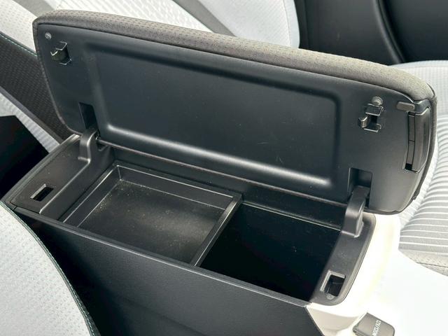 プリウス A バックカメラ 純正ナビ(フルセグTV/Bluetooth/AM/FM/CD/DVD)純正15インチAW ETC パークアシスト クルーズコントロール ドラレコ LEDヘッド オートマチックハイビーム(38枚目)