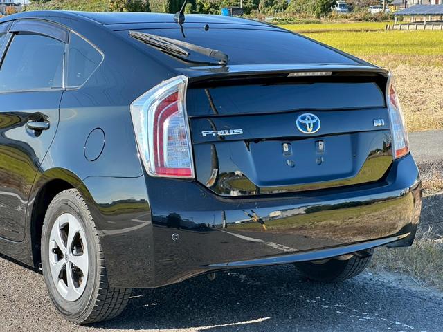 プリウス Ｓ　純正ナビ（ＡＭ／ＦＭ／ＣＤ／ワンセグＴＶ／ＳＤ／Ｂｌｕｅｔｏｏｔｈ／ＡＵＸ）バックカメラ　コーナーセンサー　盗難防止システム　キーレス　電動格納ミラー　ＨＩＤ　オートライト　オートエアコン（13枚目）