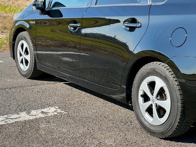 プリウス Ｓ　純正ナビ（ＡＭ／ＦＭ／ＣＤ／ワンセグＴＶ／ＳＤ／Ｂｌｕｅｔｏｏｔｈ／ＡＵＸ）バックカメラ　コーナーセンサー　盗難防止システム　キーレス　電動格納ミラー　ＨＩＤ　オートライト　オートエアコン（15枚目）