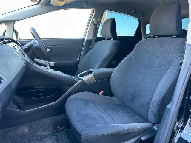 プリウス Ｓ　純正ナビ（ＡＭ／ＦＭ／ＣＤ／ワンセグＴＶ／ＳＤ／Ｂｌｕｅｔｏｏｔｈ／ＡＵＸ）バックカメラ　コーナーセンサー　盗難防止システム　キーレス　電動格納ミラー　ＨＩＤ　オートライト　オートエアコン（22枚目）