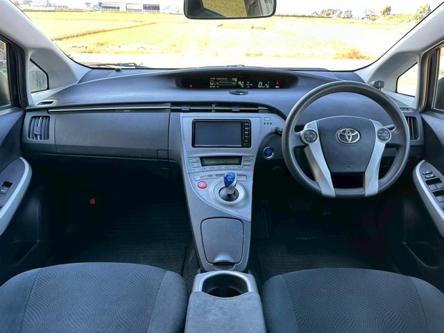 プリウス Ｓ　純正ナビ（ＡＭ／ＦＭ／ＣＤ／ワンセグＴＶ／ＳＤ／Ｂｌｕｅｔｏｏｔｈ／ＡＵＸ）バックカメラ　コーナーセンサー　盗難防止システム　キーレス　電動格納ミラー　ＨＩＤ　オートライト　オートエアコン（25枚目）