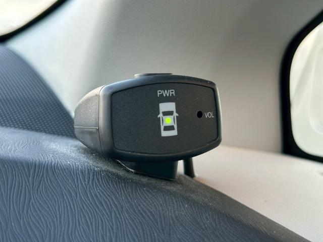 プリウス Ｓ　純正ナビ（ＡＭ／ＦＭ／ＣＤ／ワンセグＴＶ／ＳＤ／Ｂｌｕｅｔｏｏｔｈ／ＡＵＸ）バックカメラ　コーナーセンサー　盗難防止システム　キーレス　電動格納ミラー　ＨＩＤ　オートライト　オートエアコン（29枚目）