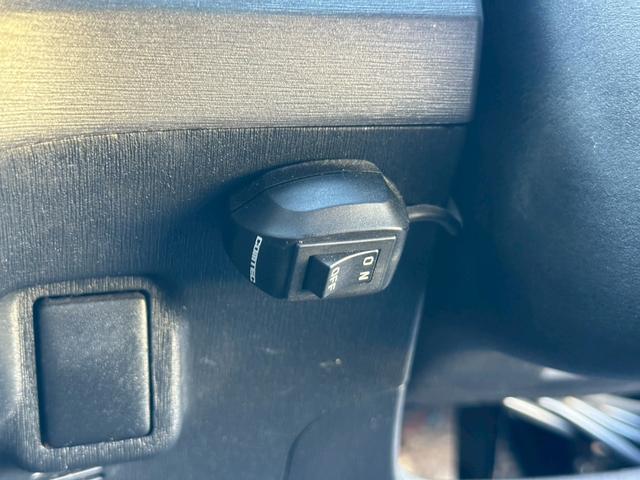 プリウス Ｓ　純正ナビ（ＡＭ／ＦＭ／ＣＤ／ワンセグＴＶ／ＳＤ／Ｂｌｕｅｔｏｏｔｈ／ＡＵＸ）バックカメラ　コーナーセンサー　盗難防止システム　キーレス　電動格納ミラー　ＨＩＤ　オートライト　オートエアコン（30枚目）