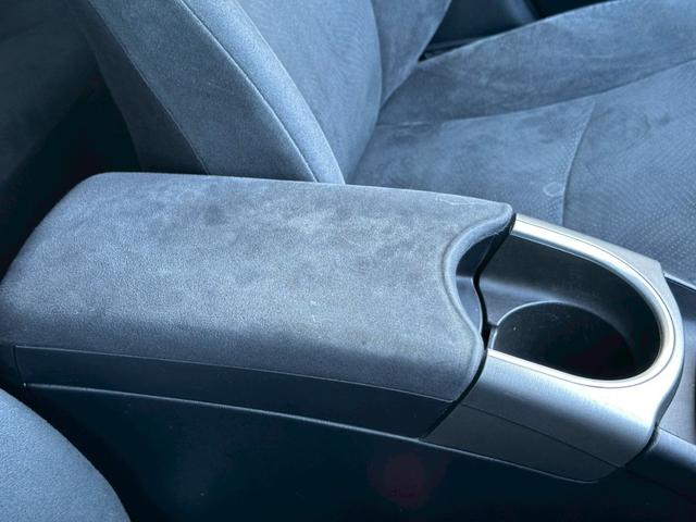 プリウス Ｓ　純正ナビ（ＡＭ／ＦＭ／ＣＤ／ワンセグＴＶ／ＳＤ／Ｂｌｕｅｔｏｏｔｈ／ＡＵＸ）バックカメラ　コーナーセンサー　盗難防止システム　キーレス　電動格納ミラー　ＨＩＤ　オートライト　オートエアコン（37枚目）