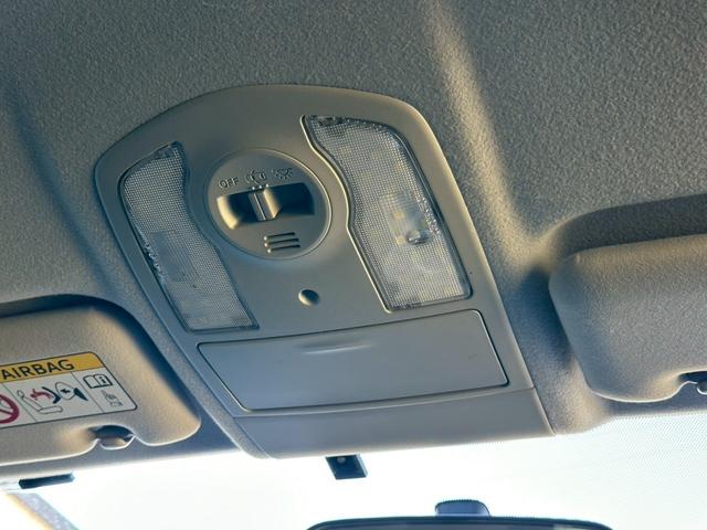 プリウス Ｓ　純正ナビ（ＡＭ／ＦＭ／ＣＤ／ワンセグＴＶ／ＳＤ／Ｂｌｕｅｔｏｏｔｈ／ＡＵＸ）バックカメラ　コーナーセンサー　盗難防止システム　キーレス　電動格納ミラー　ＨＩＤ　オートライト　オートエアコン（41枚目）