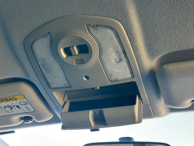 プリウス Ｓ　純正ナビ（ＡＭ／ＦＭ／ＣＤ／ワンセグＴＶ／ＳＤ／Ｂｌｕｅｔｏｏｔｈ／ＡＵＸ）バックカメラ　コーナーセンサー　盗難防止システム　キーレス　電動格納ミラー　ＨＩＤ　オートライト　オートエアコン（42枚目）
