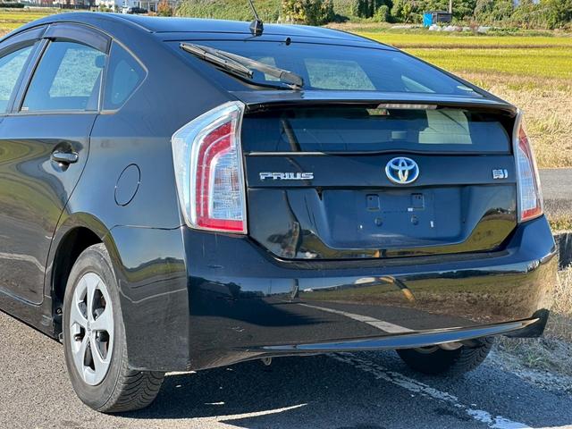 プリウス Ｓ　純正ナビ（ＣＤ／ＦＭ／ＡＭ／ワンセグＴＶ／Ｂｌｕｅｔｈｏｏｔｈ／）盗難防止システム　キーレス　電動格納ミラー　ＨＩＤ　オートライト　オートエアコン（12枚目）