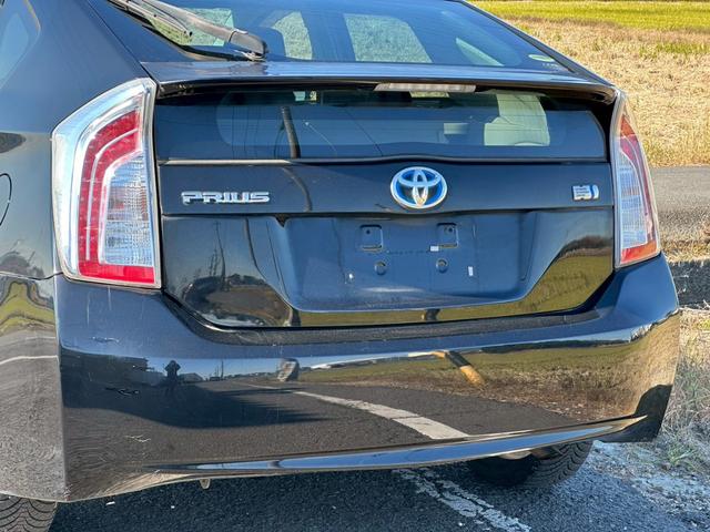 プリウス Ｓ　純正ナビ（ＣＤ／ＦＭ／ＡＭ／ワンセグＴＶ／Ｂｌｕｅｔｈｏｏｔｈ／）盗難防止システム　キーレス　電動格納ミラー　ＨＩＤ　オートライト　オートエアコン（13枚目）